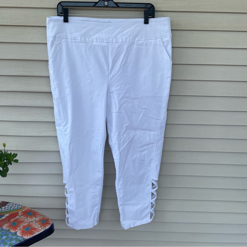 Joseph Ribkoff White Crop Pants in White Size XL